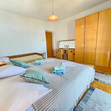 Apartment In 43593 Novi Vinodolski