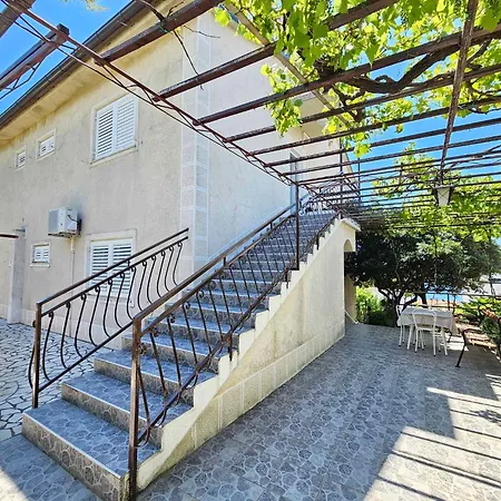 In 43593 Apartment Novi Vinodolski
