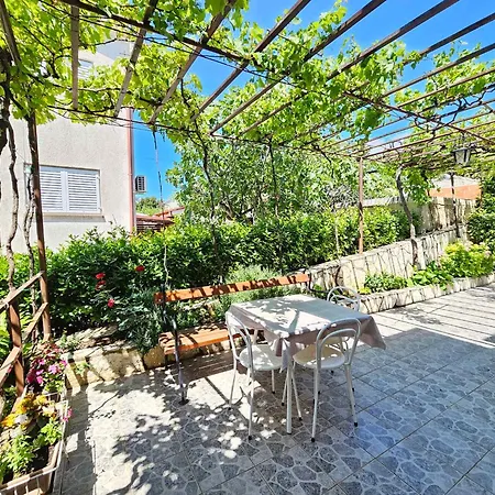 Apartment In 43593 Novi Vinodolski